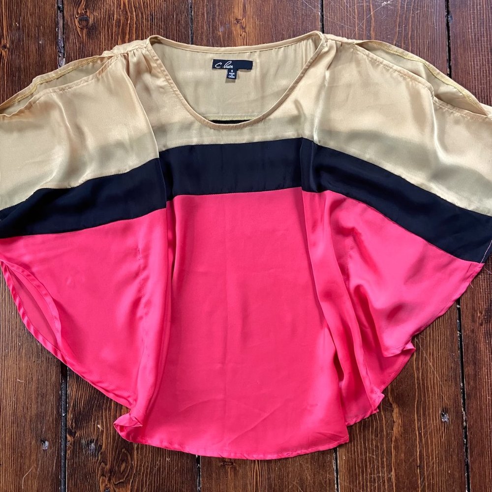 C. LUCE Color Block Flutter Sleeve Open Shoulder